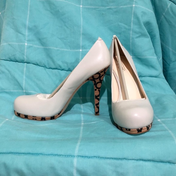 NIB Coach Alexa Parchment Leather Pump - Picture 2 of 6